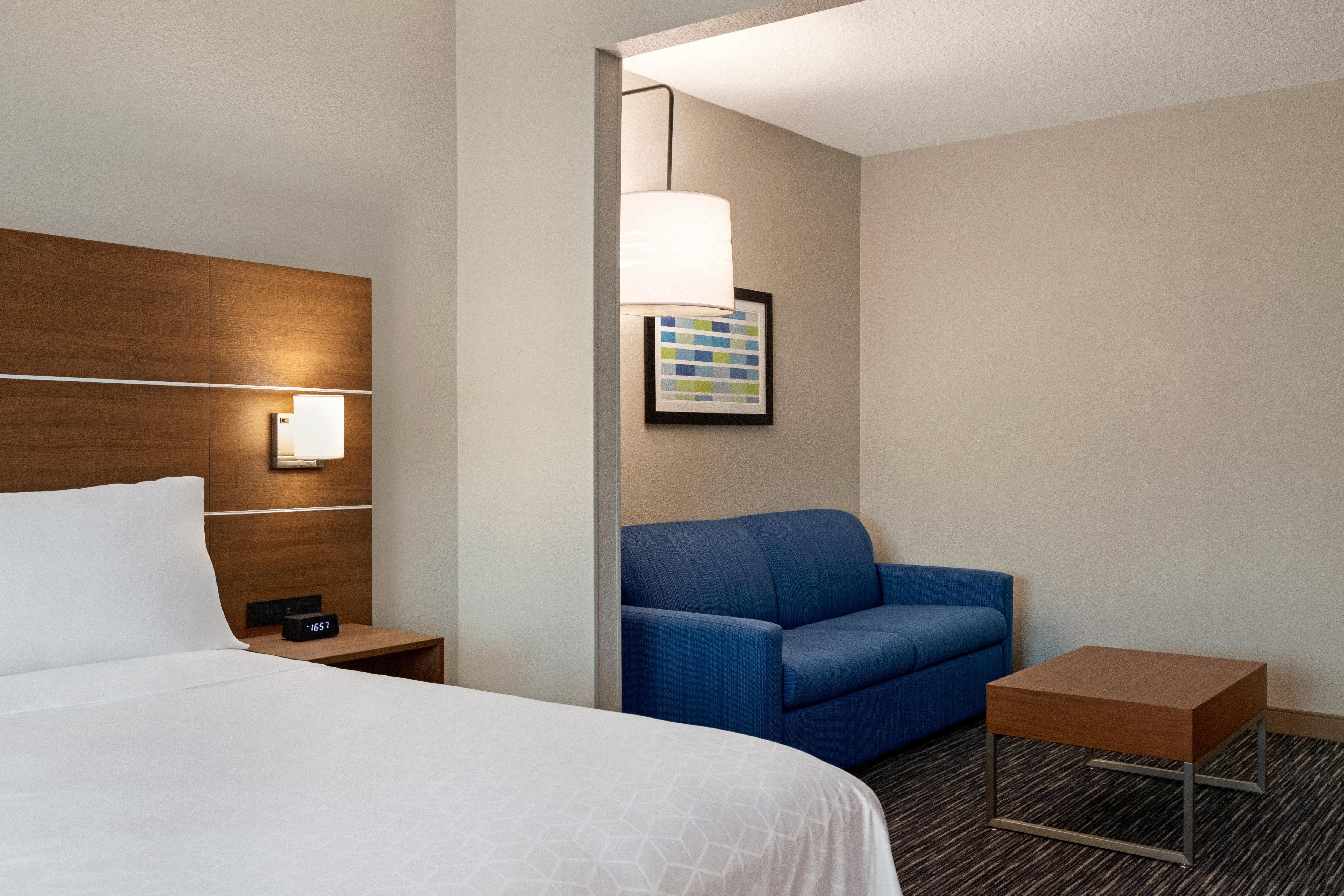 Holiday Inn Express & Suites Pembroke Pines-Sheridan St By Ihg Exterior photo